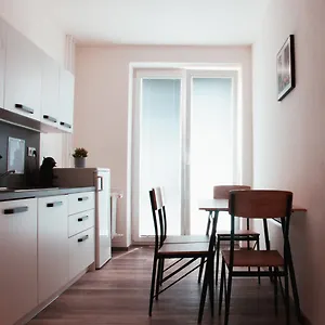 Zarohem 2 Bedrooms In Center With Balcony Brünn (Brno)